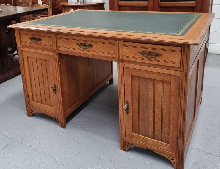 Antique Desks Melbourne 768x593