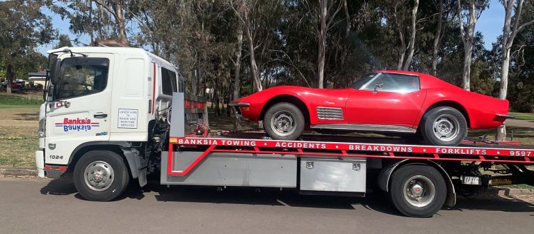 Car towing by Banksia Towing 768x336