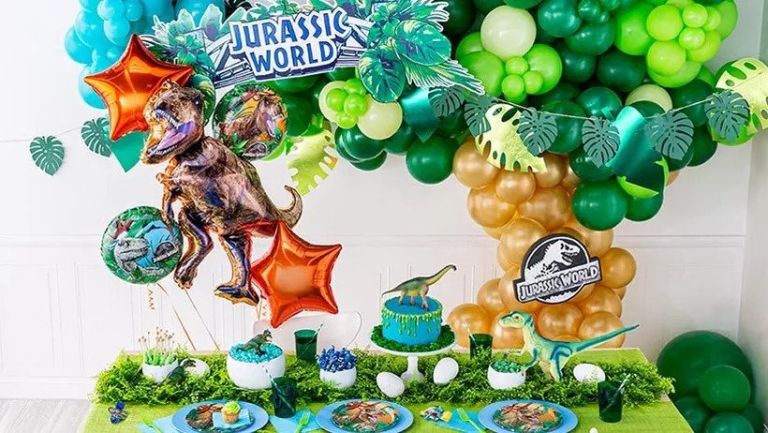 Jurassic World Party Supplies 768x433