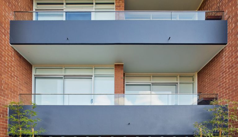 semi frameless glass balustrade balconies 1 768x441